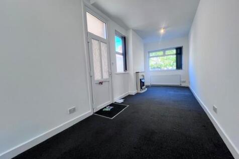 125a Breedon Street lounge.jpg