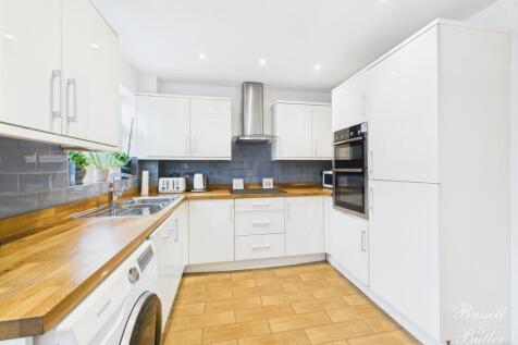 CAM02127G0-PR0297-STILL006