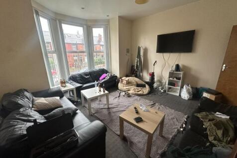 Ebor Place, Hyde Park, Leeds photo 5