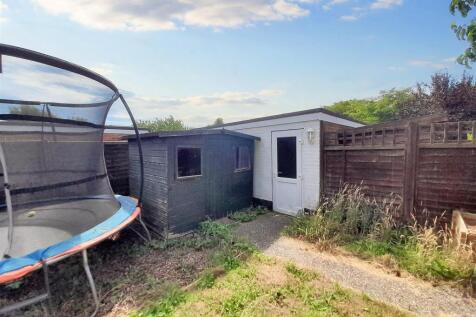 Garage garden new.jpg