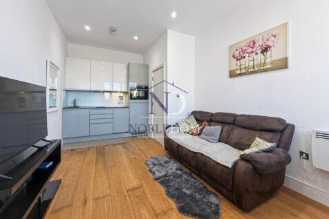 Hounslow, TW4 - property photo