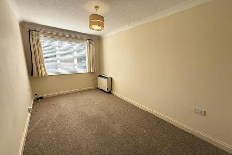 Honeycrag Close, Polegate photo 3