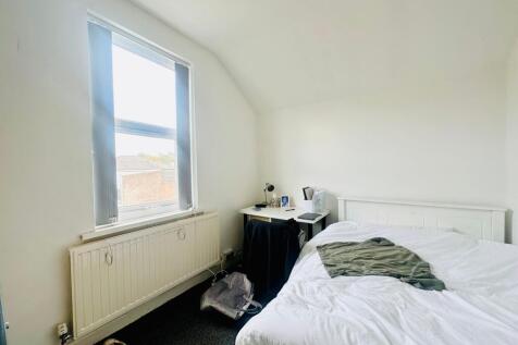 Harlaxton Drive, Lenton photo 5
