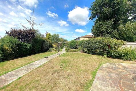 60 Birkdale - Garden1.jpg