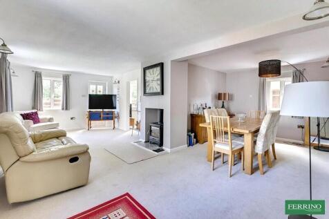 Sitting/Dining Room