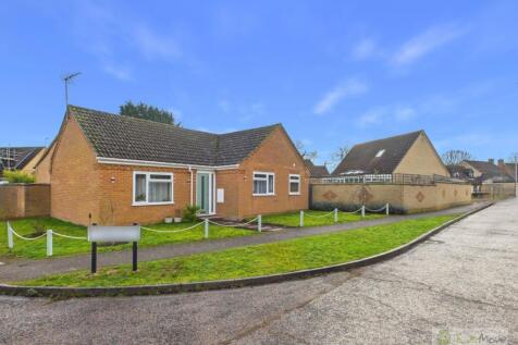 EweMove Mildenhall Oak Drive Exterior