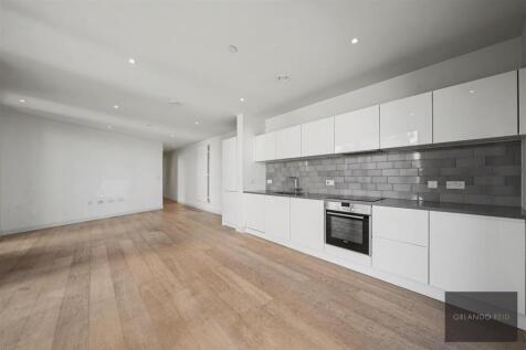 Flat 30, 3 Mercier Court E16 2JW-3.jpg