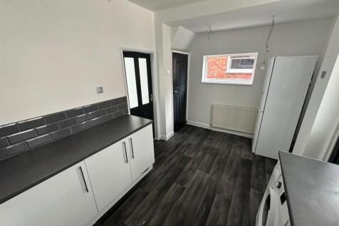 kitchen 1.JPG