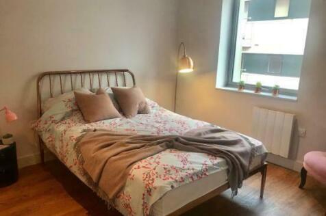 3-bed flat on Sawmill Court, Murray Street, Manchester, £1,999/mo