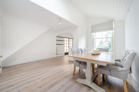 1375361-4-690b53e...