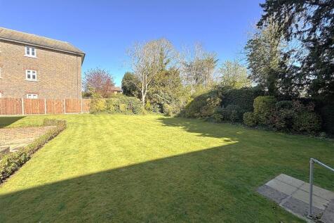 COMMUNAL GARDENS &amp; PARKING