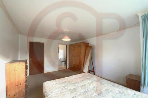 Master bedroom 2.jpg