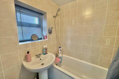 School Hill, Cudworth, Barnsley, S72 photo 5