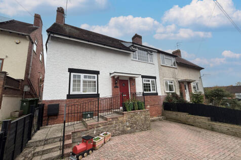 Modern Three / Four Bedroom Home in Sought-After 