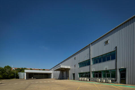 Commercial Property to rent Image 4