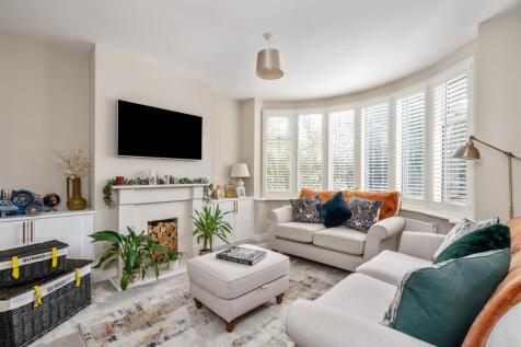 64 Beechwood Park Road_6.jpg