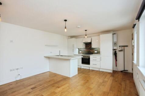 Kitchen/ Living Room