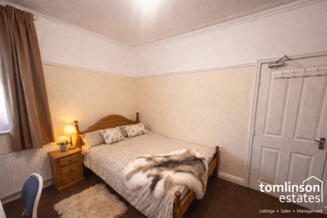7 Bedroom Semi-Detached House - HMO