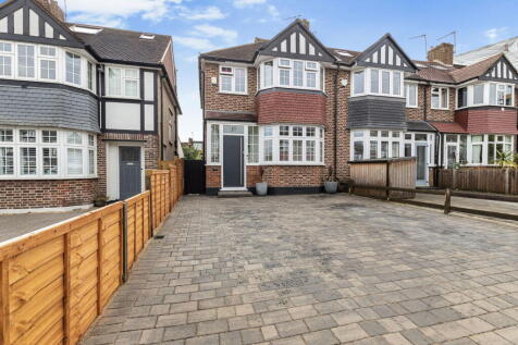 Twickenham, TW2 - property photo