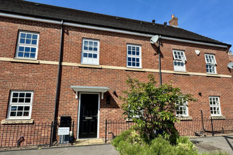 3 Bedroom House - mid terrace for Sale