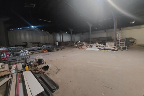 Retail Property (high street) to rent Image 5
