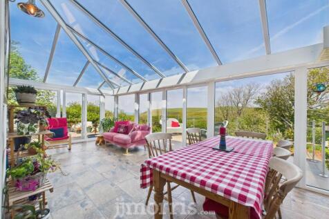 Conservatory/Dining Room