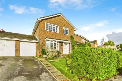 Horsham, RH13 - property photo