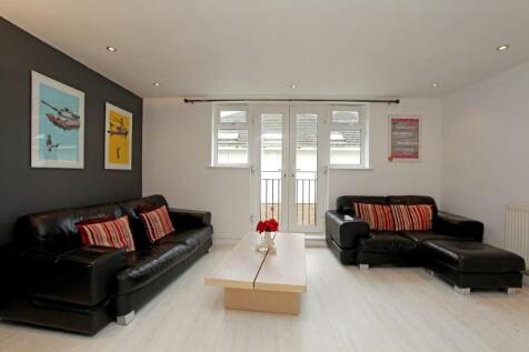 Living Room.jpg