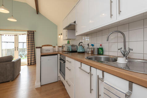 Station Road Stat...