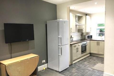 Kitchen 2.JPG