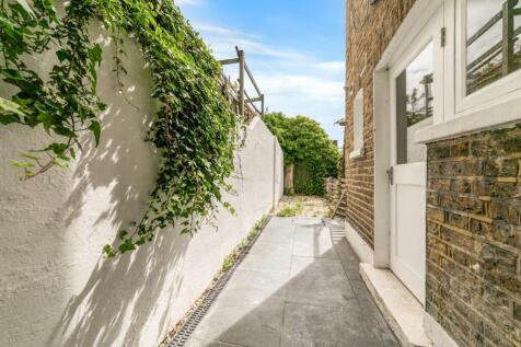 86537-JM-PropWorld-24A OAKSFORD AVENUE -61.jpg