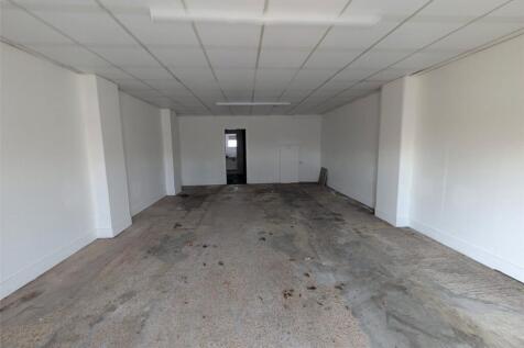 Retail Property (high street) to rent Image 4