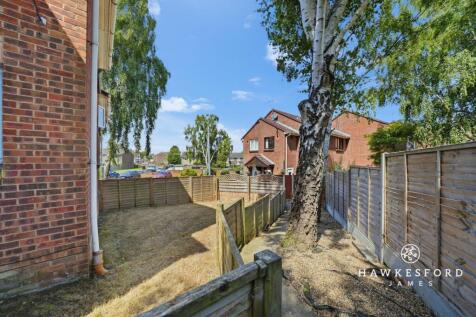 Fallowfield, Sittingbourne - Front garden
