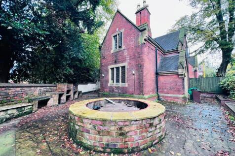 4-bed detached on Church Street, Lenton, £2,548/mo