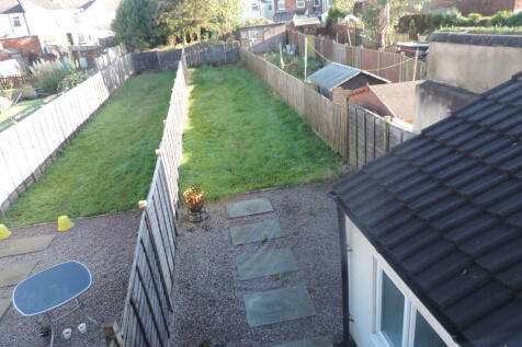 rear enclosed garden