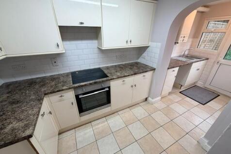 Kitchen 2.jpg