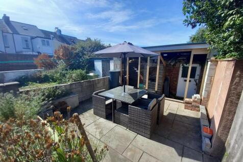152 New St Gdn 2.jpg