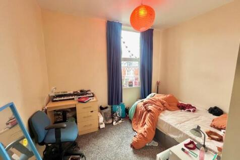 Regent Park Terrace, Hyde Park, Leeds photo 4
