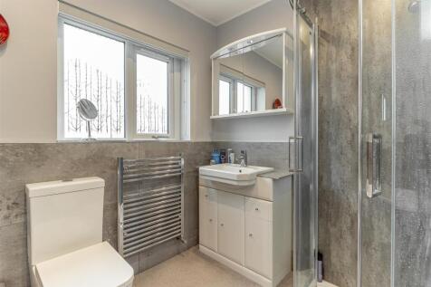 Bedroom 2 Ensuite.jpg