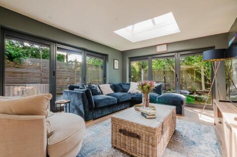 Brookfield Avenue, Timperley, Altrincham photo 4