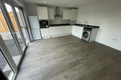 a Broadway East, Carlton, Nottingham photo 2