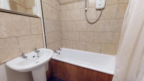 Kensington Terrace, Hyde Park, Leeds photo 4