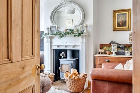 Lounge &amp; Log Burner