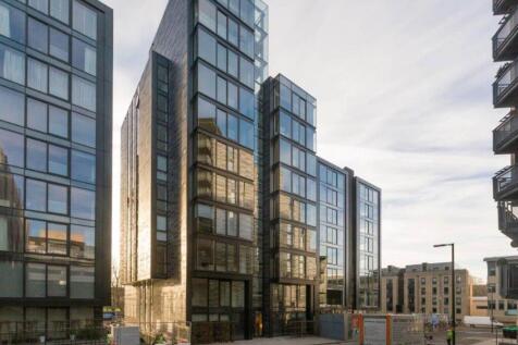 FULLY FURNISHED ONE DOUBLE BEDROOM APARTMENT IN THE DESIRABLE QUATERMILE AREA.