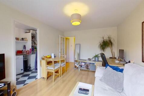 Henry-Doulton-Drive-Tooting-SW17-06042021_212332.j