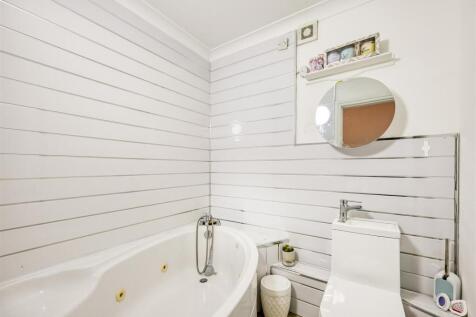 46 Lyndhurst Road-13.jpg