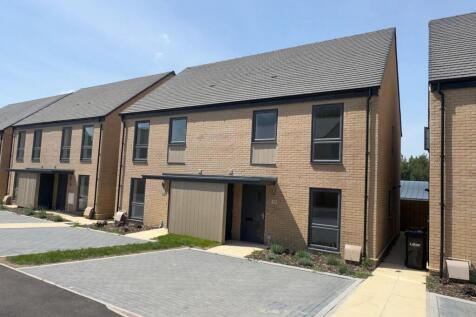 3-bed flat on Farmstead Close, Luton, LU4, £1,650/mo