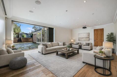 Family Room.jpg