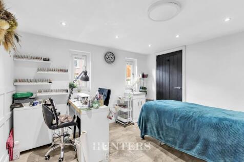 Kelvin Avenue (20).jpg