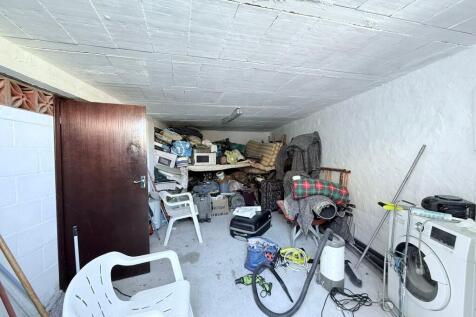 Garage/Storage 